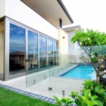 Avanti Glass: Frameless Glass Pool Fence